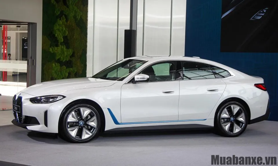 than xe bmw i4