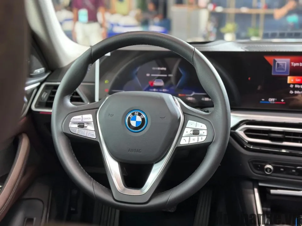 vo lang xe bmw i4