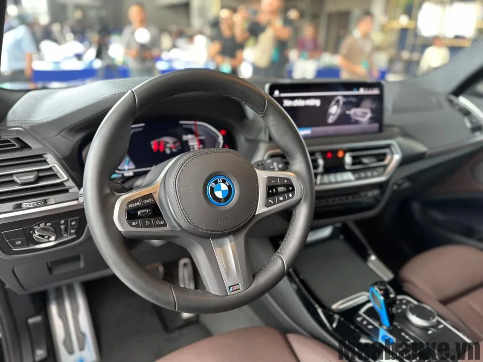 vo lang xe bmw ix3