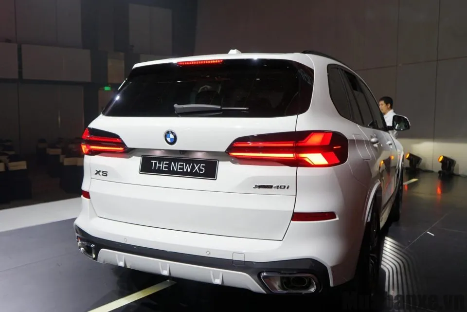 duoi xe bmw x5