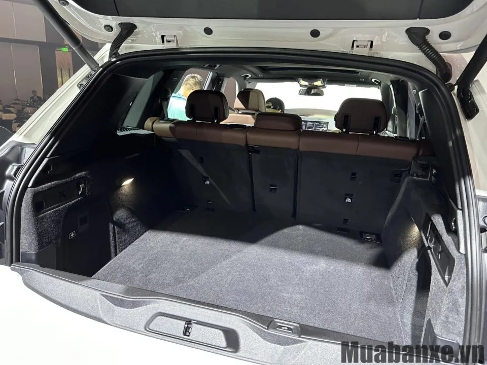 khoang hanh li tren xe bmw x5