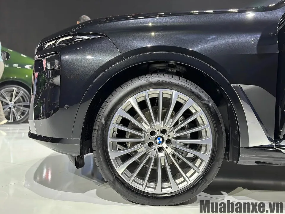 mam va lop xe bmw x7