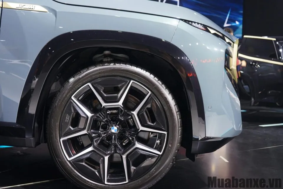 mam va lop xe bmw xm