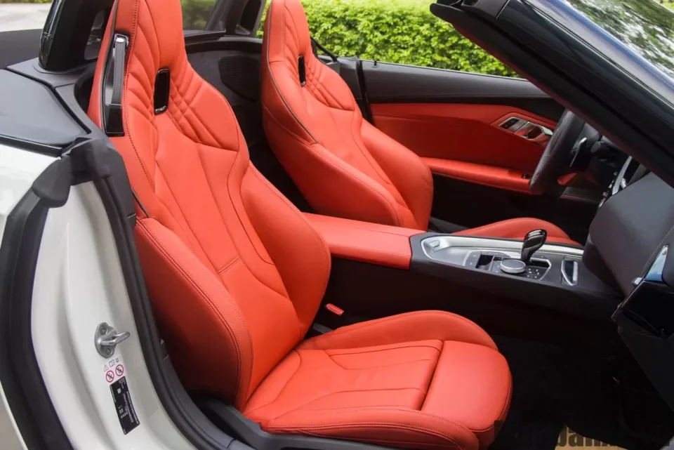 ghe ngoi tren xe bmw z4