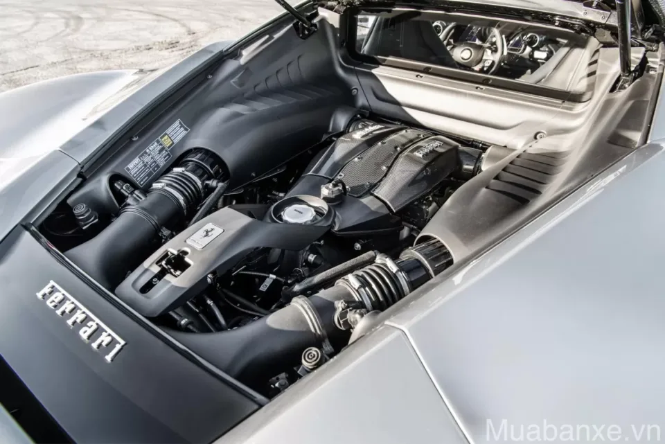 dong co xe ferrari f8 tributo tinbanxe vn
