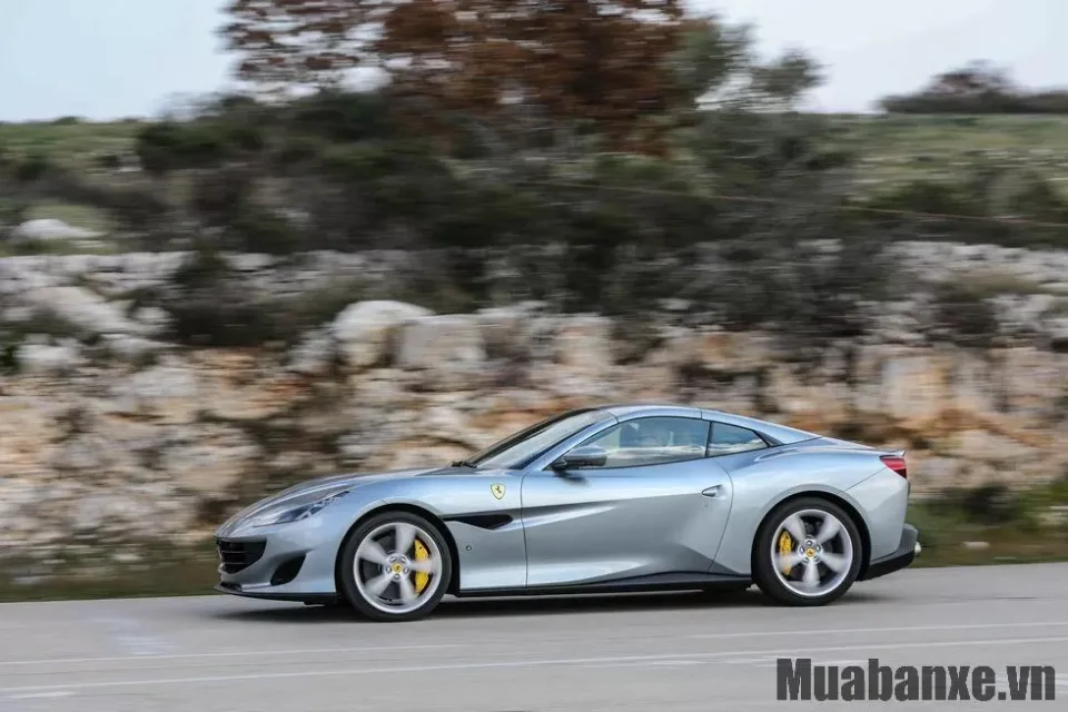 cam giac lai xe ferrari portofino