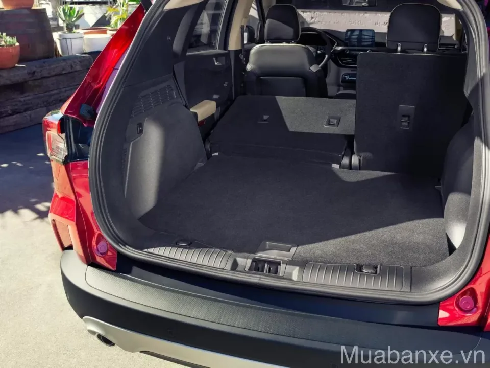 khoang hanh li tren xe ford escape tinbanxe vn