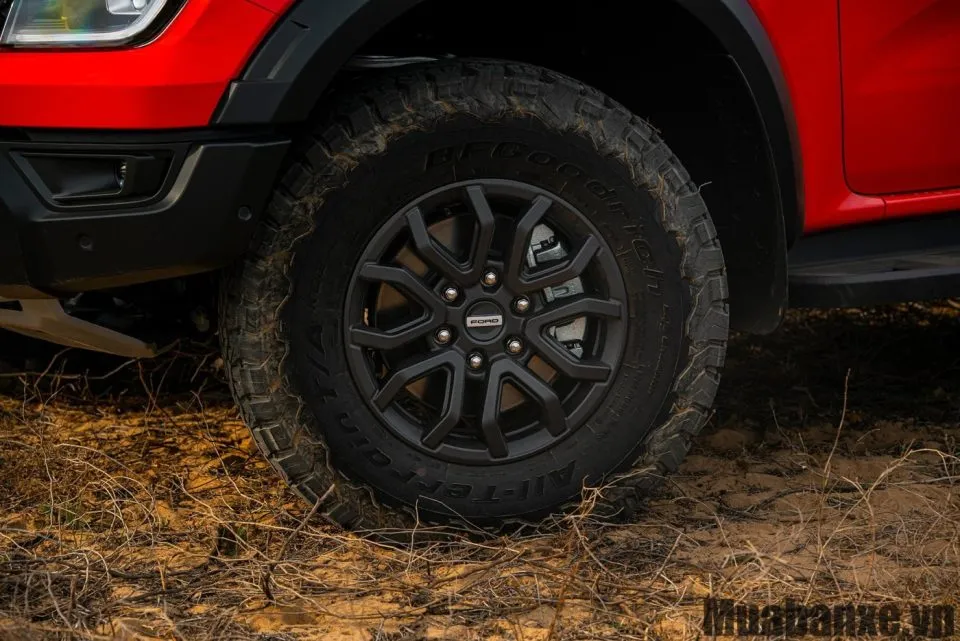 mam va lop xe ford ranger raptor