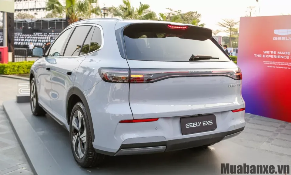 duoi xe geely ex5