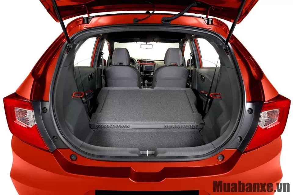 khoang hanh li tren xe honda brio