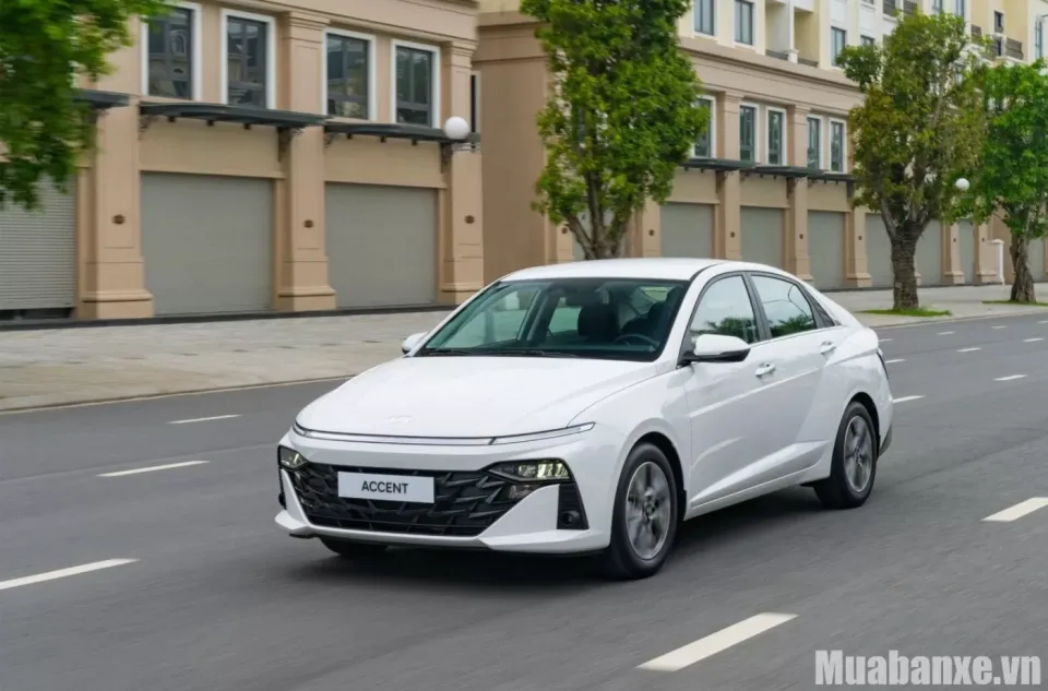 cam giac lai hyundai accent tinbanxe vn