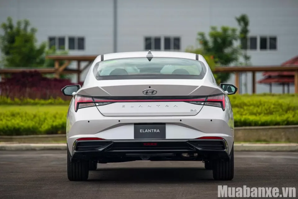 thiet ke duoi xe hyundai elantra tinbanxe vn