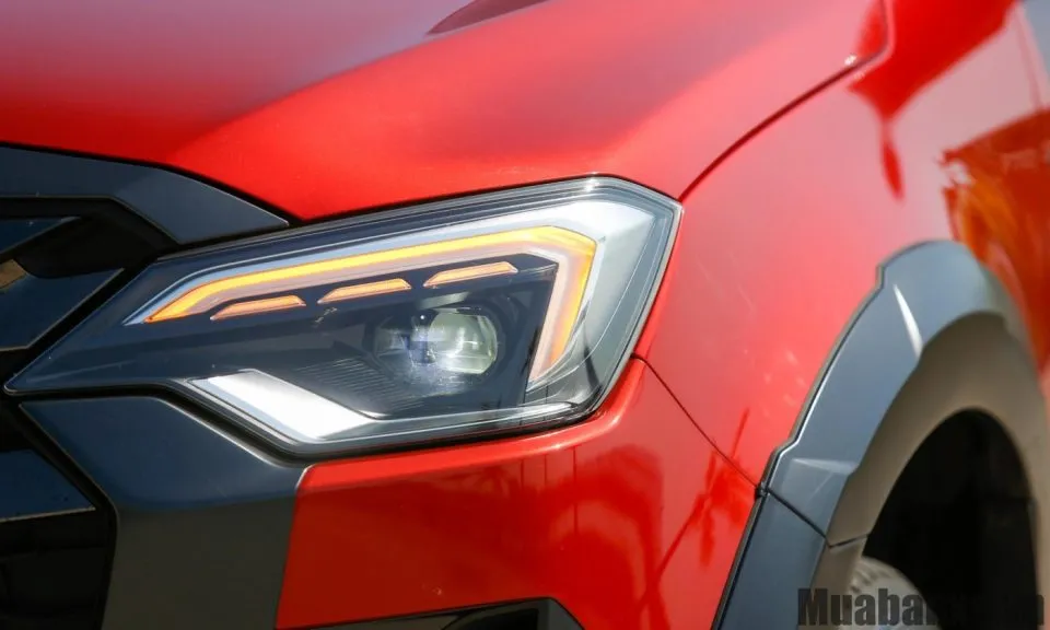den xe isuzu d max