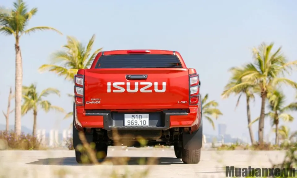 duoi xe isuzu d max