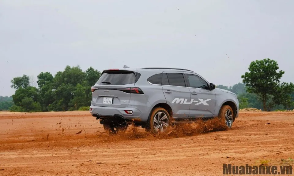 duoi xe isuzu mu x