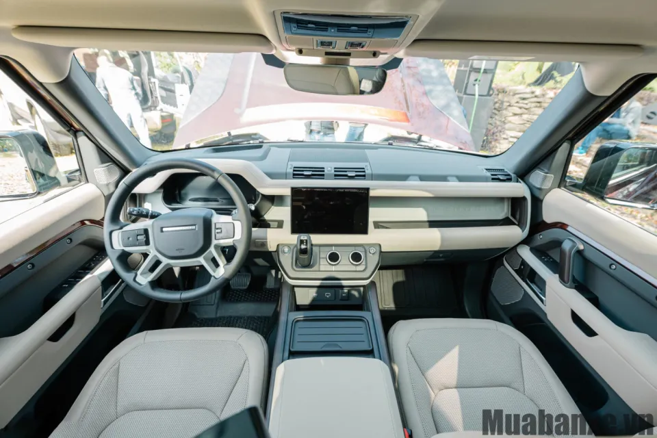 tap lo xe land rover defender