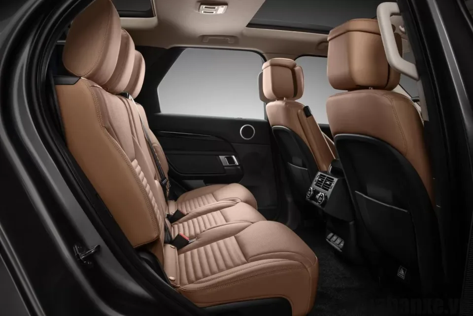 ghe ngoi tren xe land rover discovery