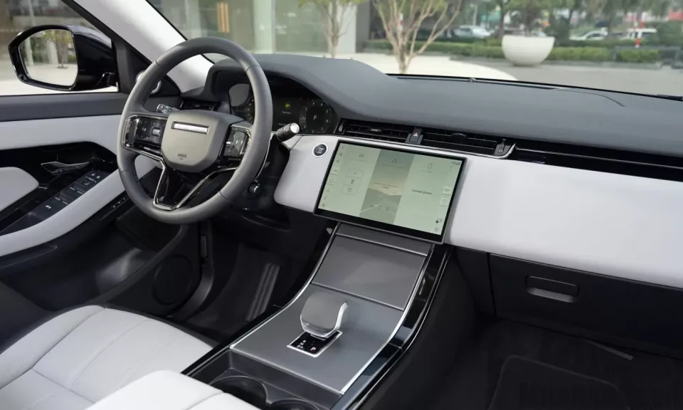 tien nghi tren xe range rover evoque