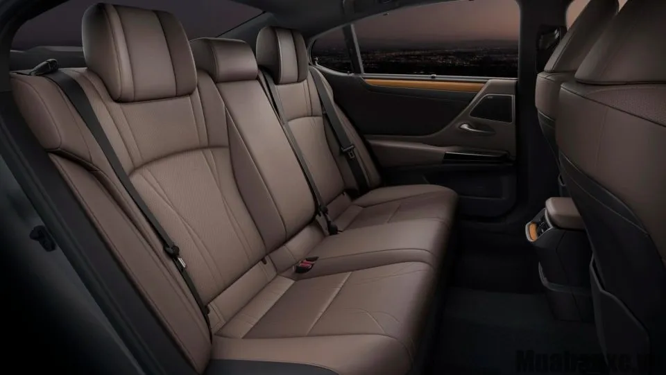 ghe hanh khach tren xe lexus es