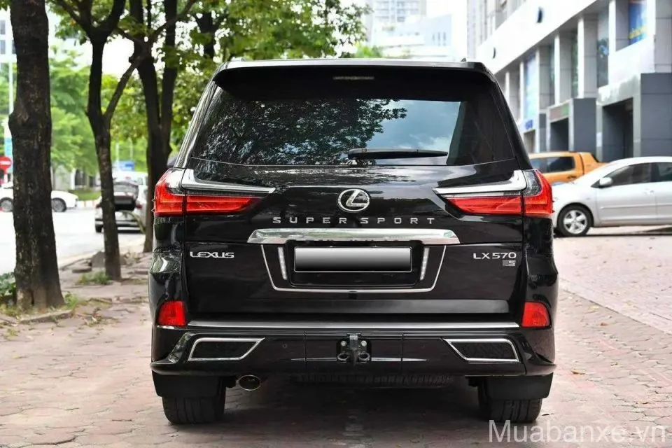 duoi xe lexus lx 570 tinbanxe vn