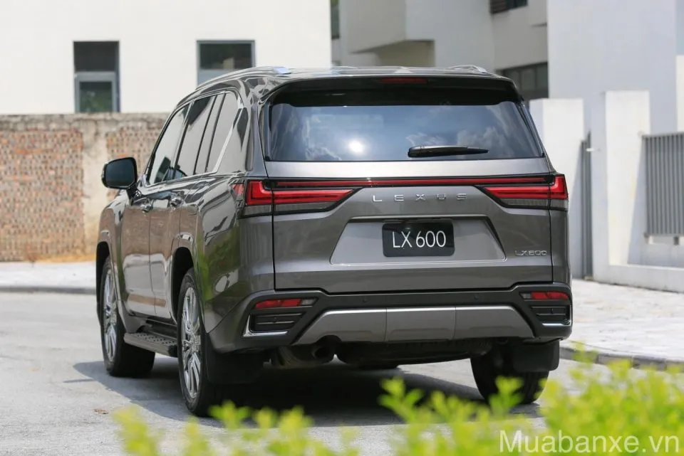 duoi xe lexus lx600 tinbanxe vn