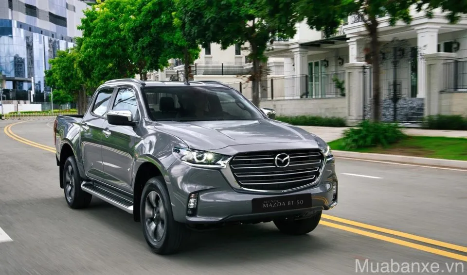 cam giac lai xe mazda bt 50 trong do thi tinbanxe vn