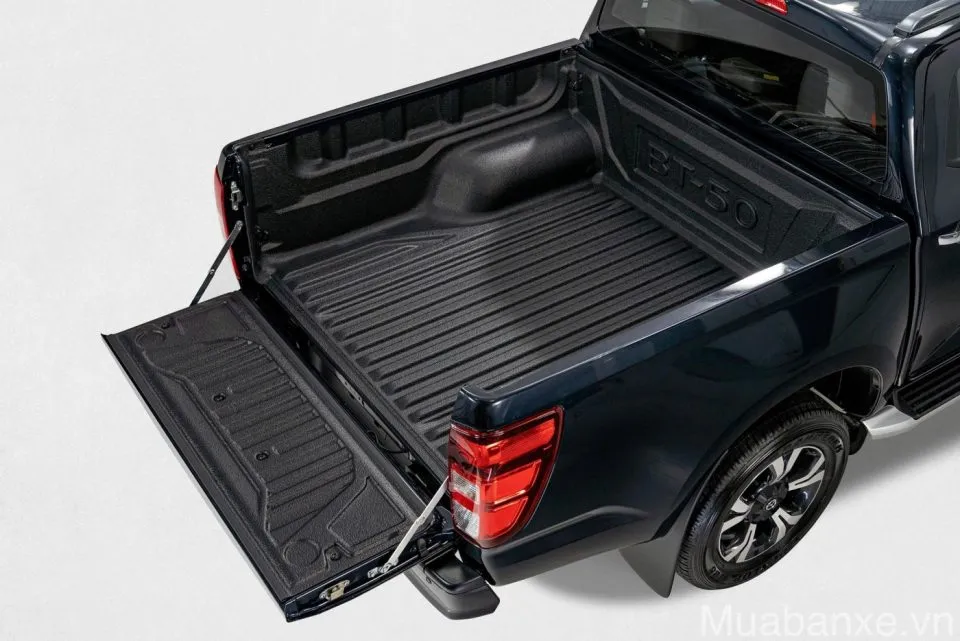 thung hang cua xe mazda bt 50 tinbanxe vn