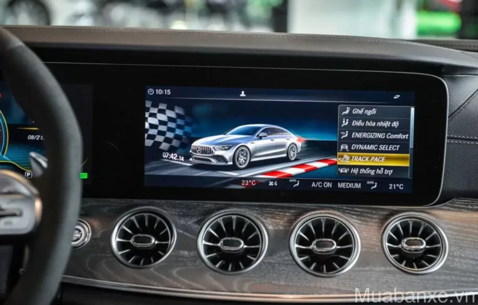 man hinh ket noi va giai tri tren xe mercedes amg gt 53 4matic tinbanxe vn