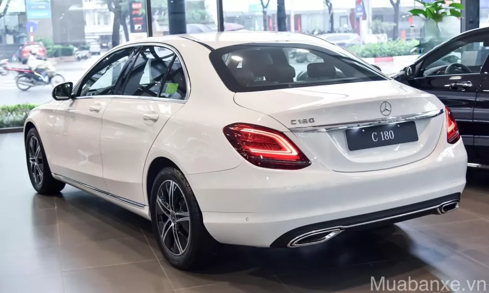 duoi xe mercedes c180 tinbanxe vn