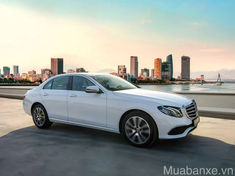 cam giac lai xe mercedes c200 tinbanxe vn
