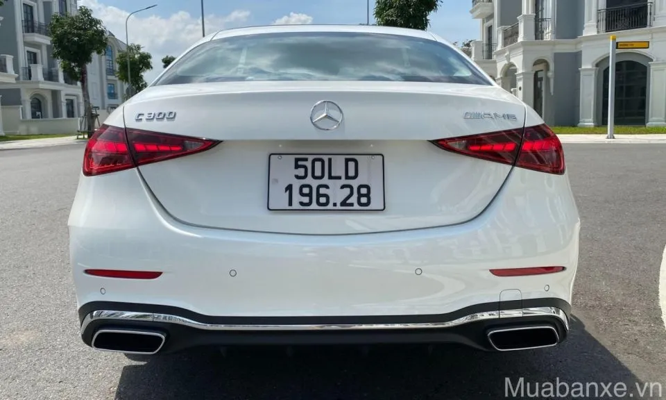 duoi xe mercedes benz c300 tinbanxe vn