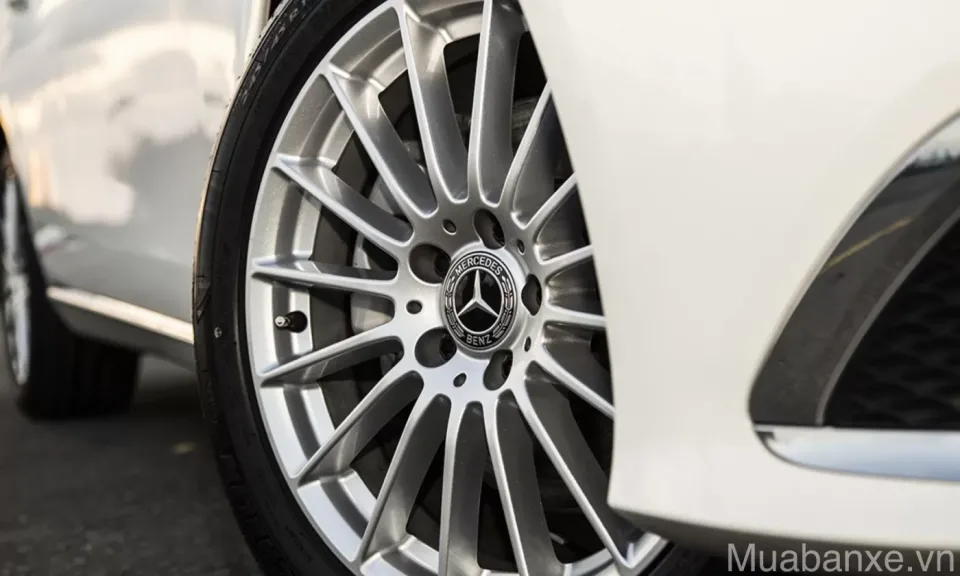 mam va lop xe mercedes e200 tinbanxe vn
