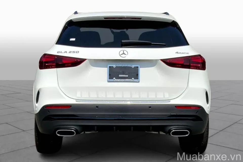 duoi xe mercedes benz gla 250 tinbanxe vn