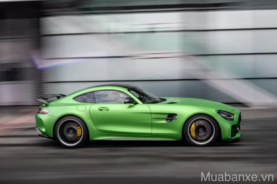 cam giac lai xe mercedes amg gt r tinbanxe vn