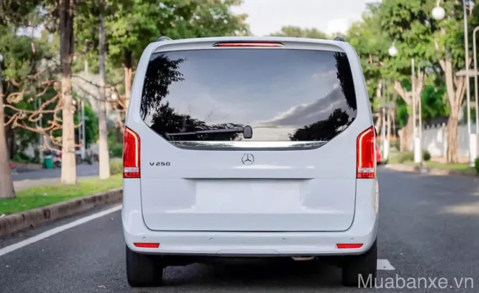 duoi xe mercedes benz v250 tinbanxe vn