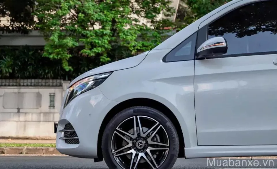 mam va lop xe mercedes benz v250 tinbanxe vn