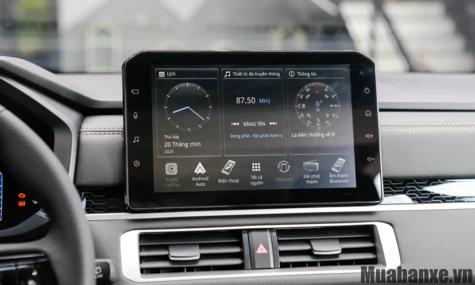 man hinh tren xe mitsubishi xpander