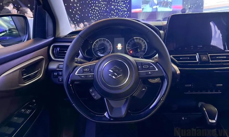 vo lang xe suzuki fronx