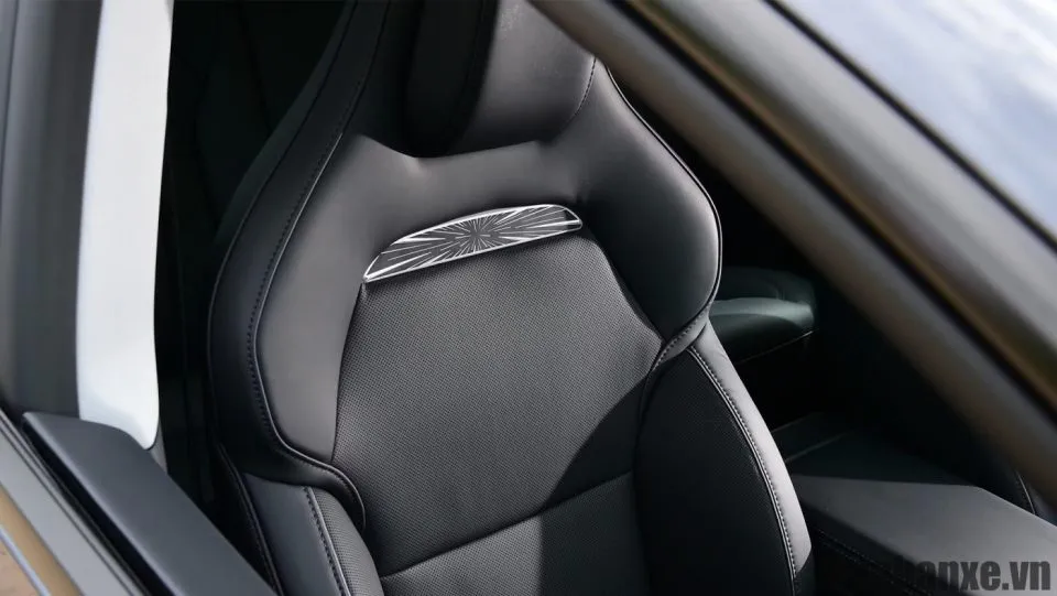 ghe ngoi tren xe tesla model 3