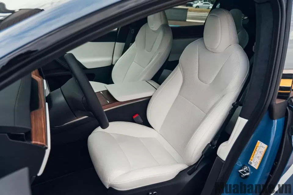 ghe ngoi tren xe tesla model x