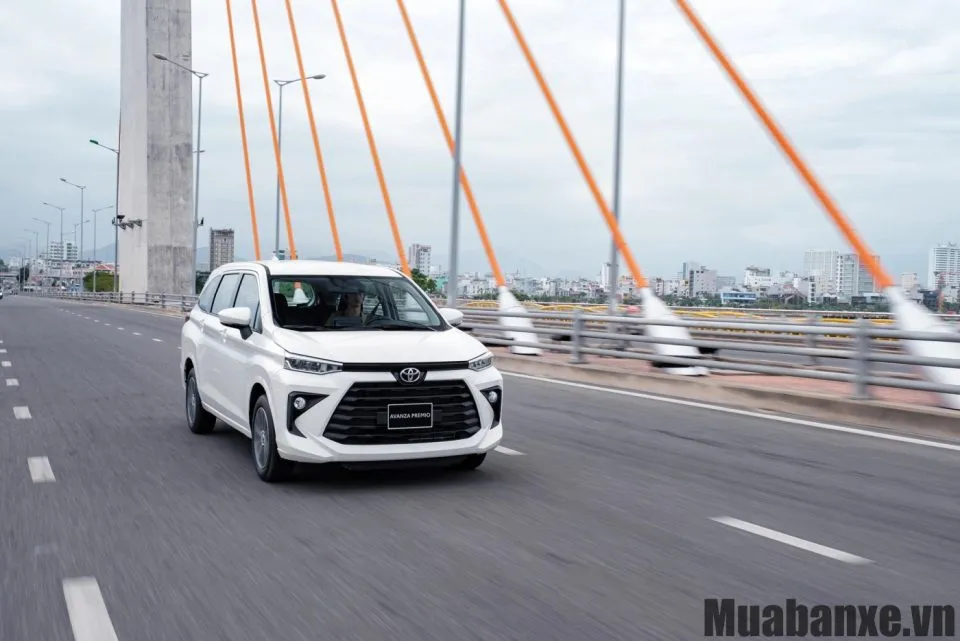cam giac lai xe toyota avanza