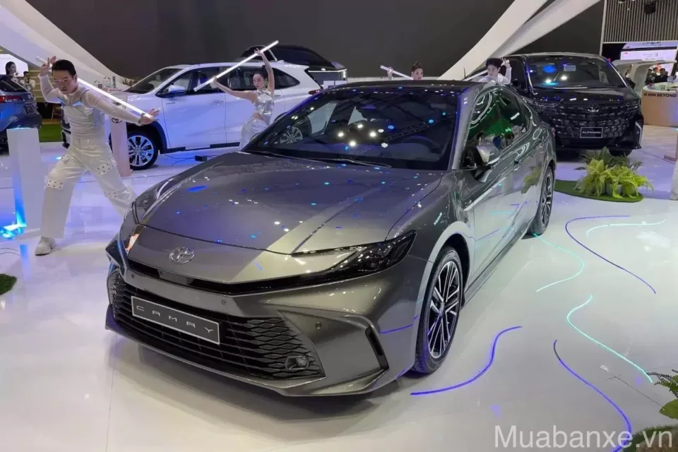 dau xe toyota camry tinbanxe vn