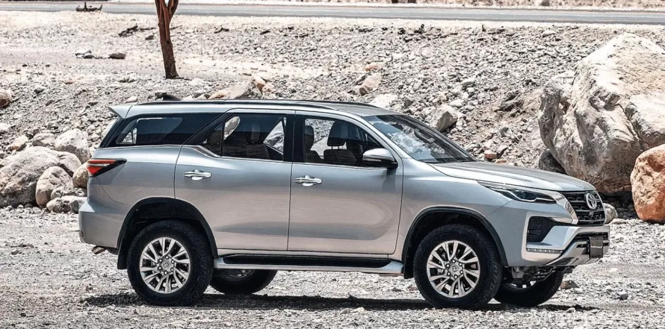 than xe toyota fortuner tinbanxe vn