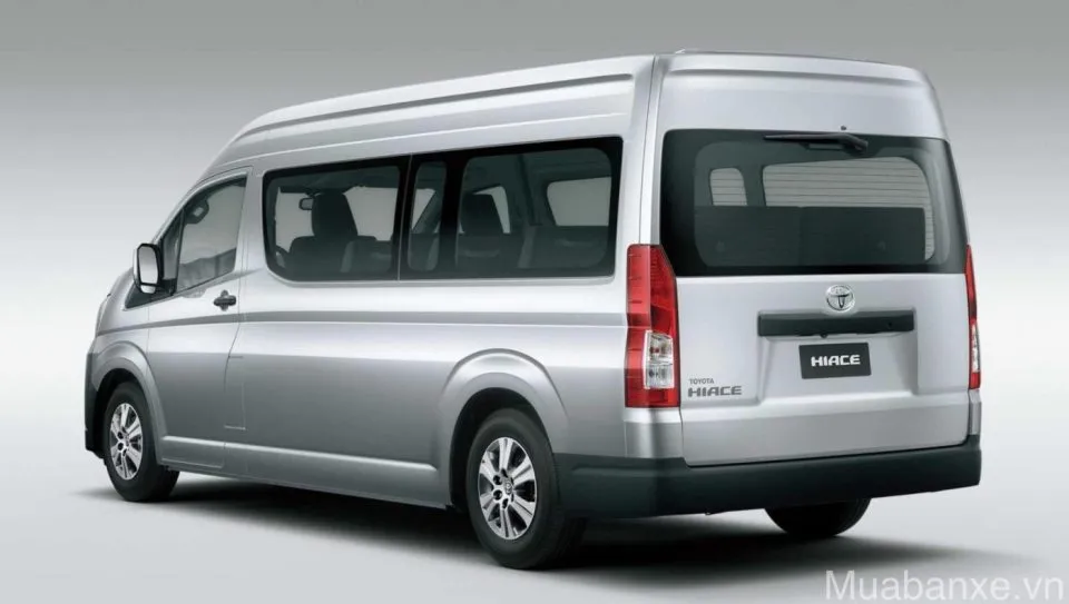 duoi xe toyota hiace tinbanxe vn