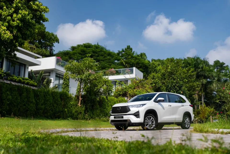 Cảm giác lái khi ngồi innova cross