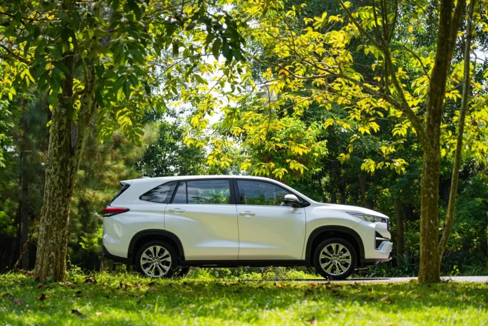 Tổng quan innova cross