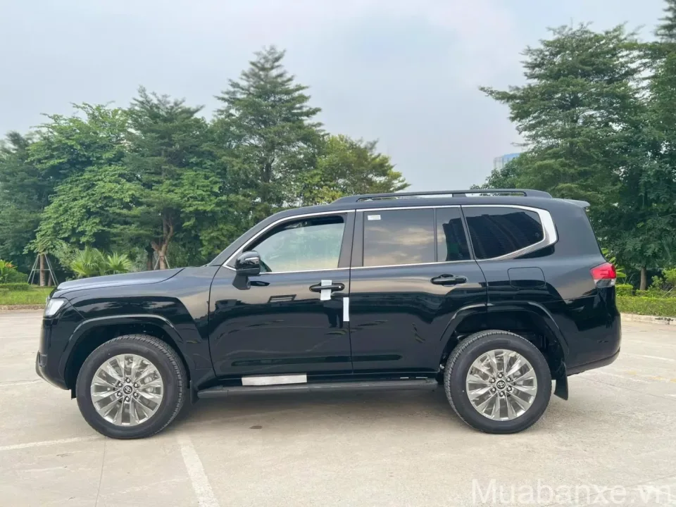 than xe toyota land cruiser tinbanxe vn