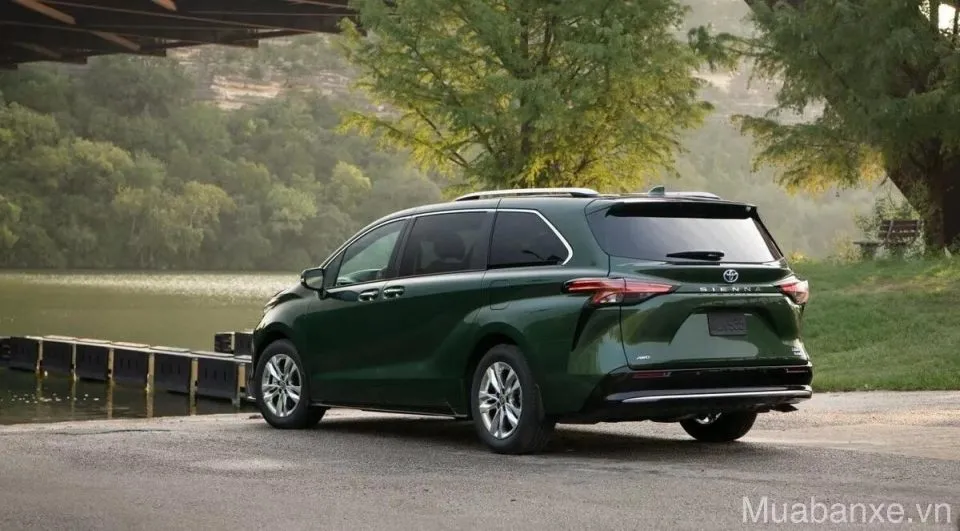 duoi xe toyota sienna tinbanxe vn