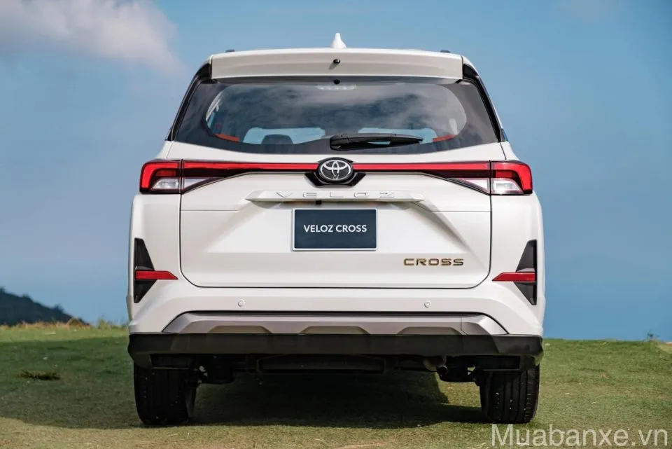 duoi xe toyota veloz cross tinbanxe vn