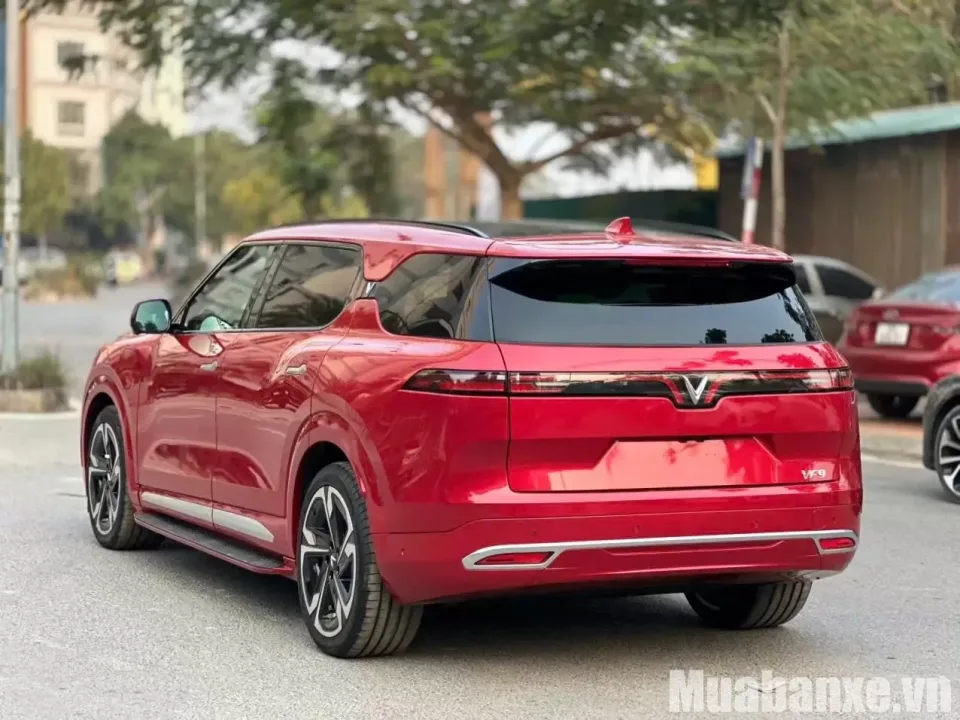 duoi xe vinfast vf 9 tinbanxe vn